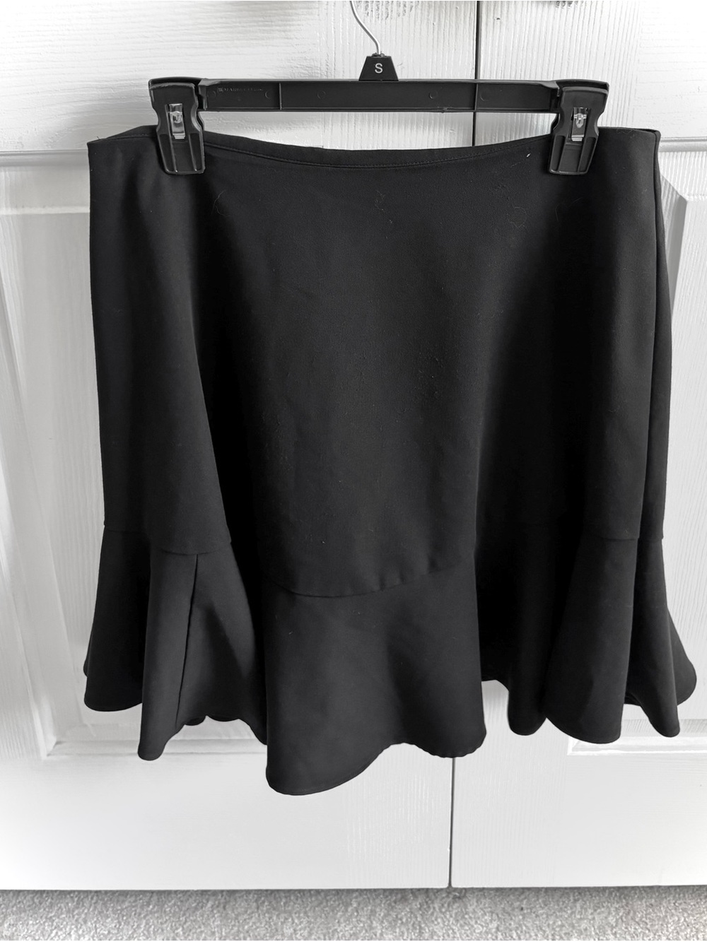 Worthington Black Mini Skirt with a Flared Flounce Hem Size 10